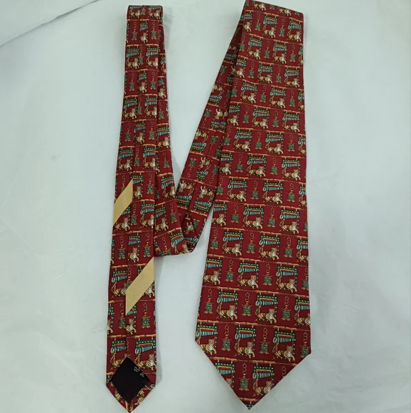 Ferragamo luxury men's silk tiger tie